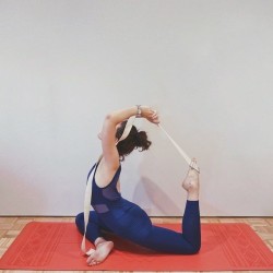 CORREA TIRANTE DE YOGA 185x3.8CM (SOFTEE) - () 2